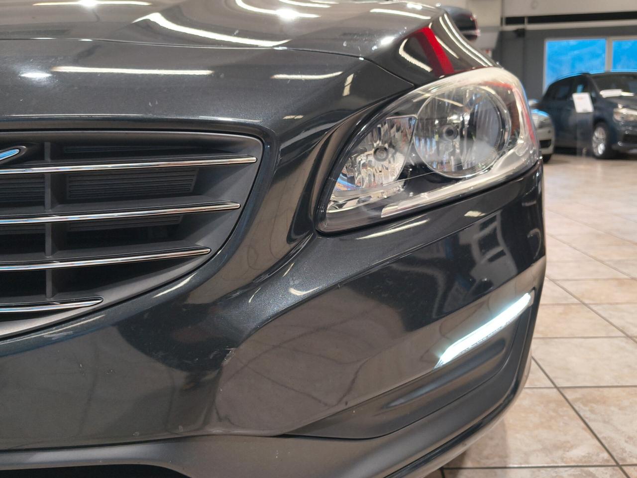 Volvo V60 D2 R-design Momentum 139.000km