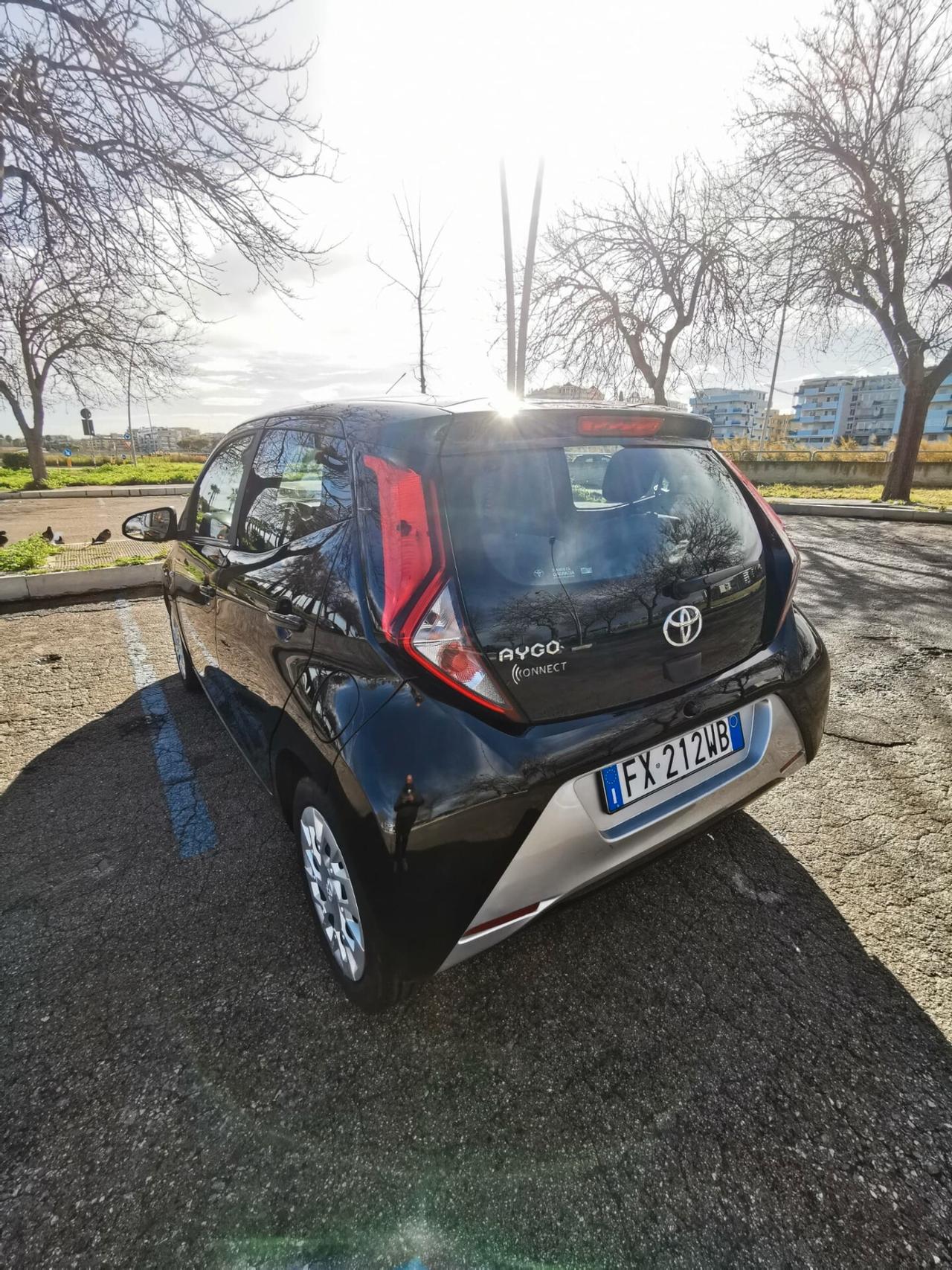Toyota Aygo Connect 1.0 VVT-i 72 CV 5P. x-cite MMT 2019