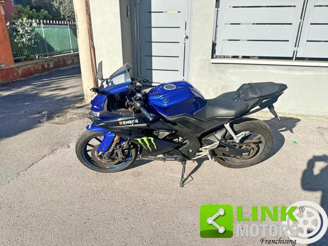 YAMAHA YZF R125 Monster Energy MotoGP Edition