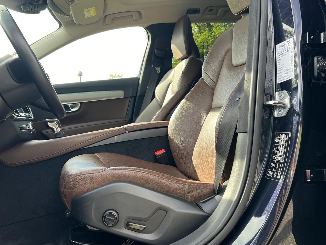 Volvo V90 D4 R-design