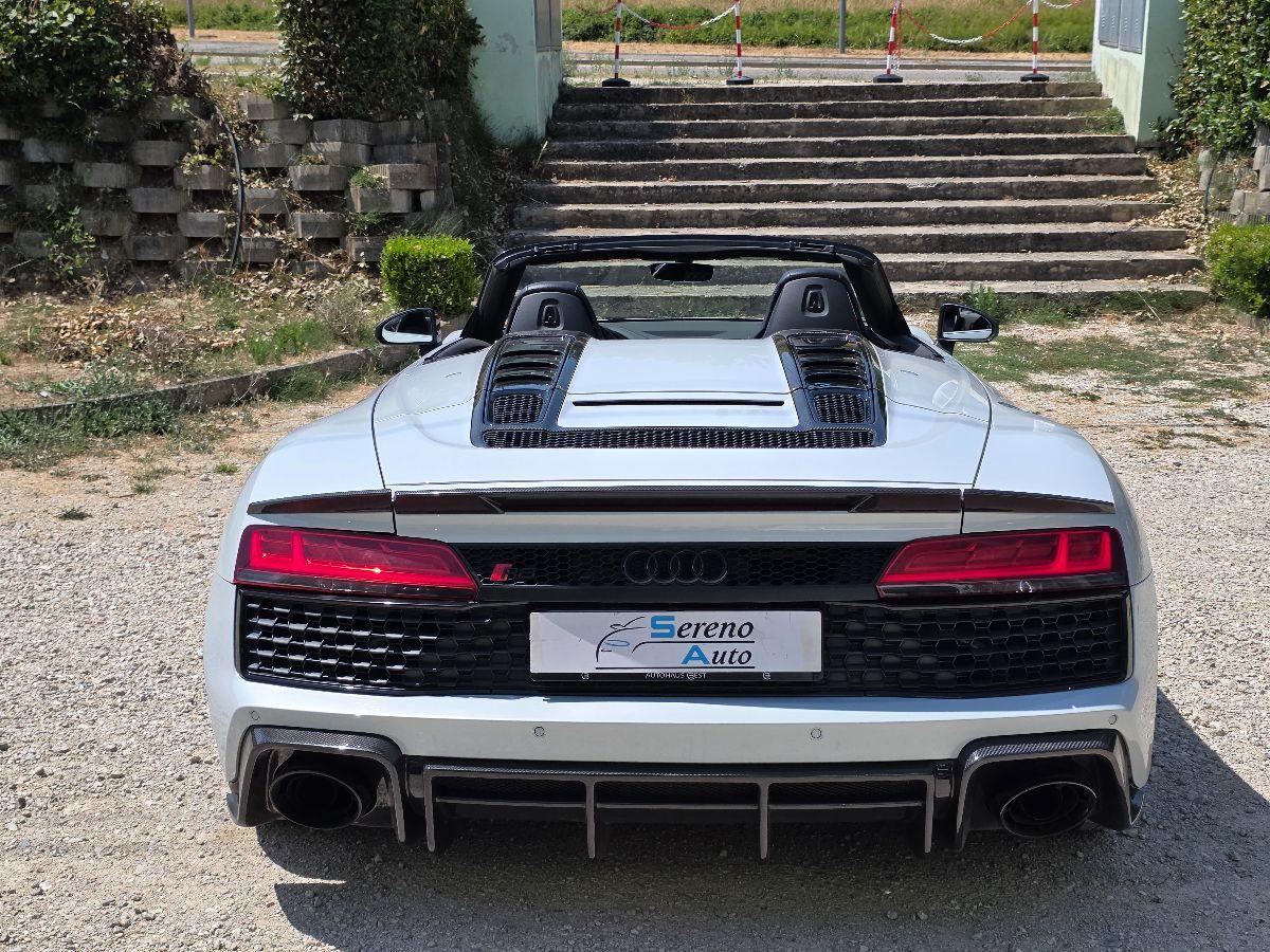 AUDI R8 V10 SPYDER QUATTRO PERFORMANCE