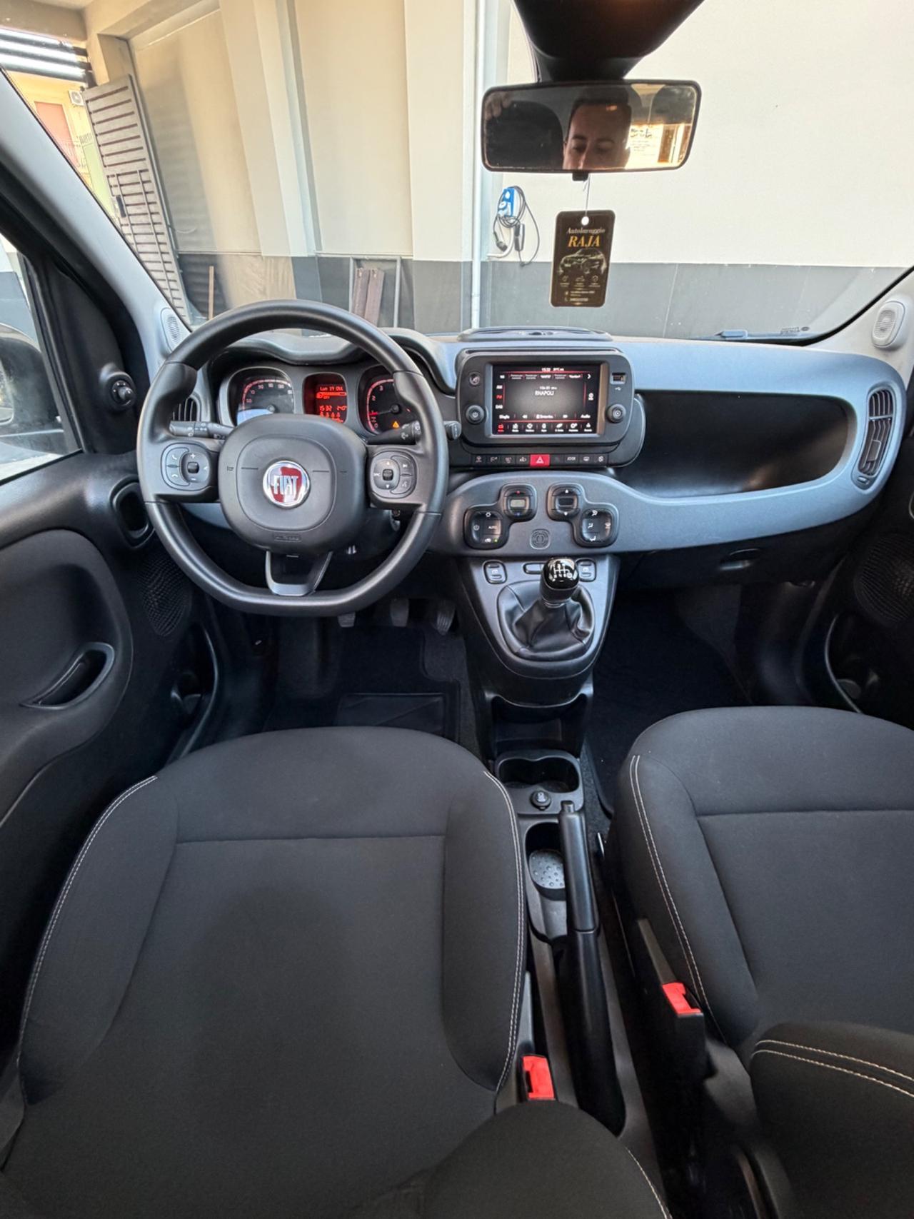 Fiat Panda 1.0 FireFly S&S Hybrid Garmin