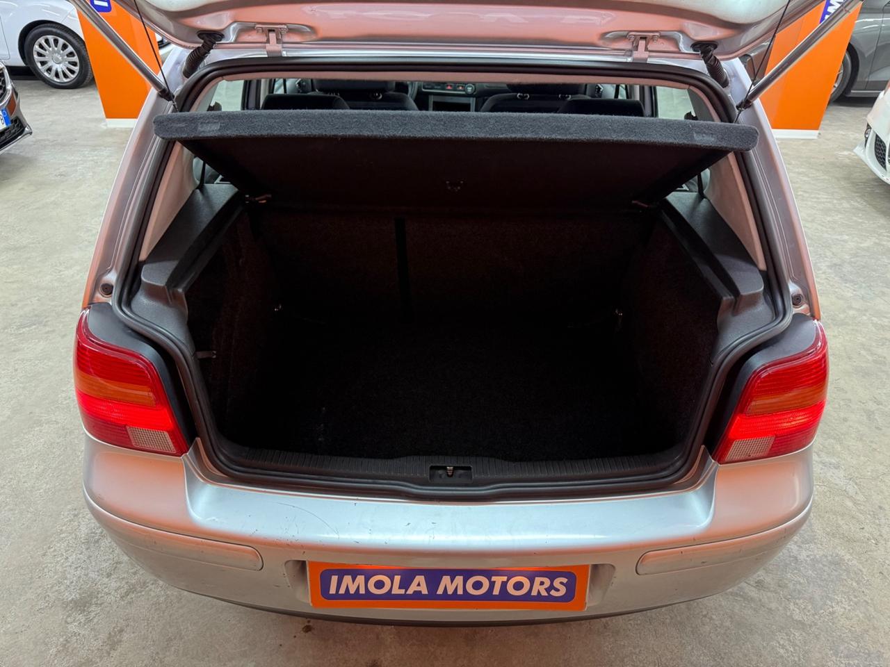 Volkswagen Golf 1.6 16V cat 5 porte Comfortline