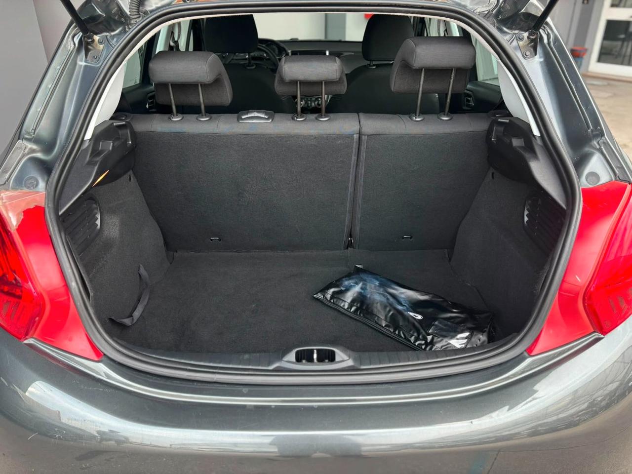 Peugeot 208 5 Porte 208 5p 1.2 vti 12v Allure