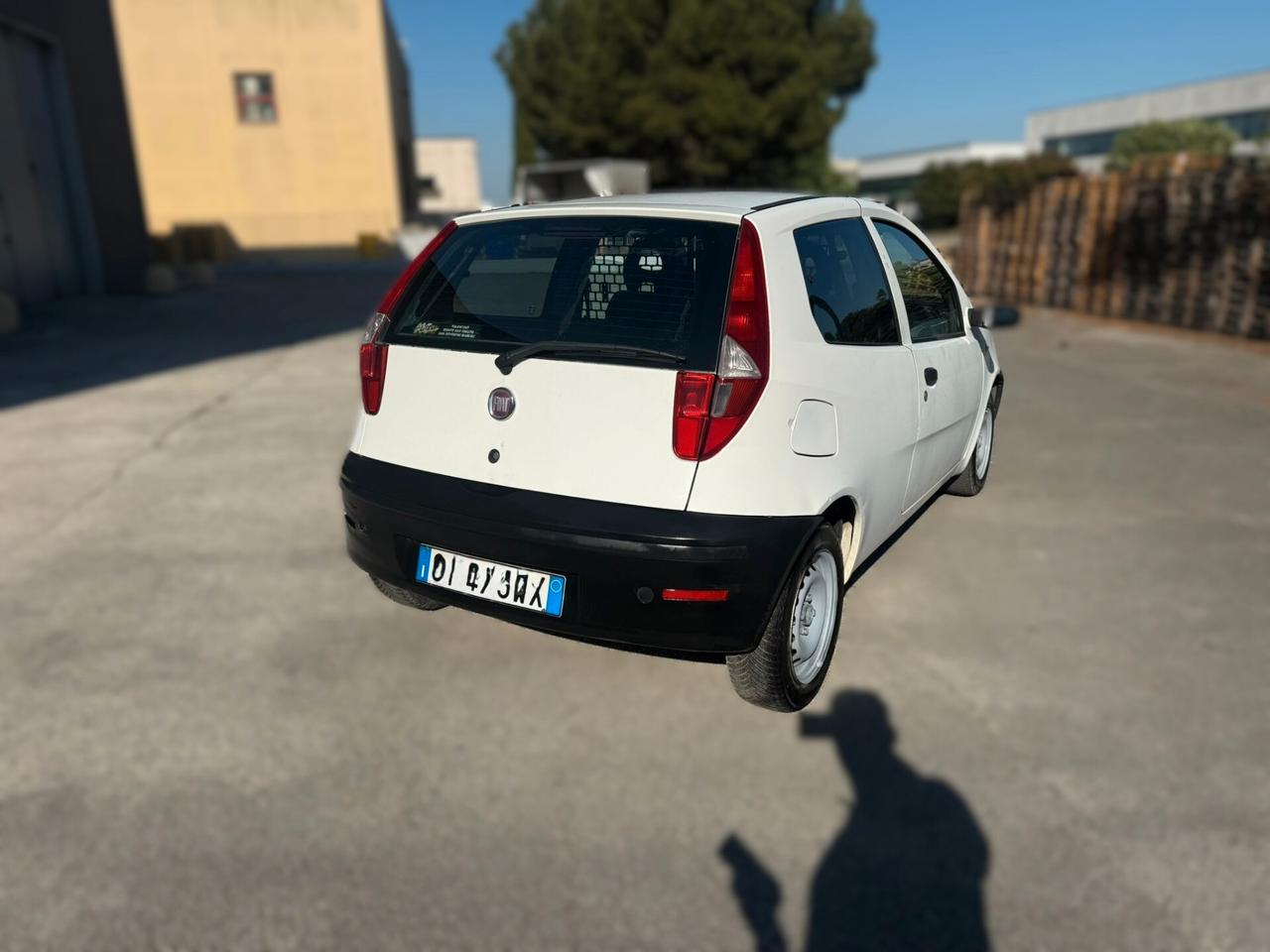 FIAT PUNTO VAN 1.3 DIESEL 2006 12 MESI DI GARANZIA