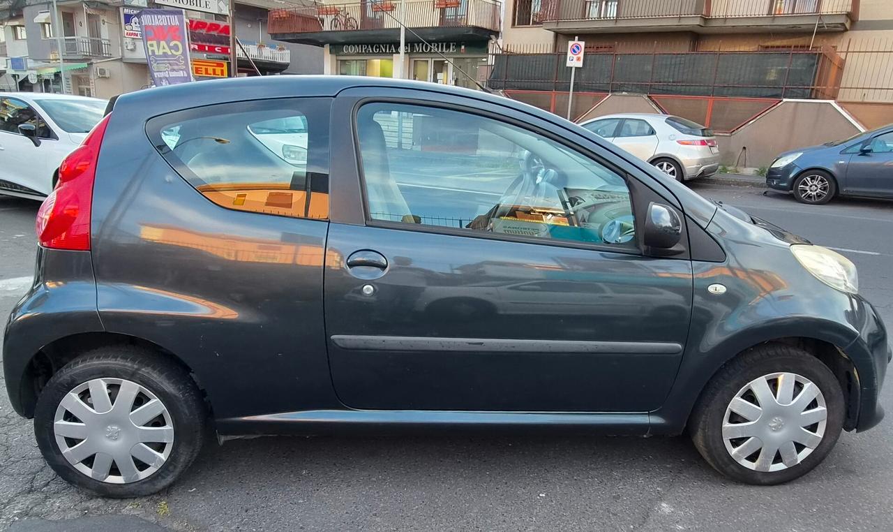 Peugeot 107 1.0 68CV 3p. Plaisir