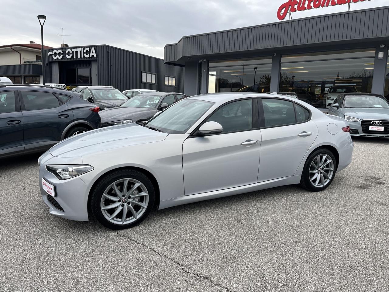 ALFA GIULIA 2200 JTD 160 CV AUT BUSINESS