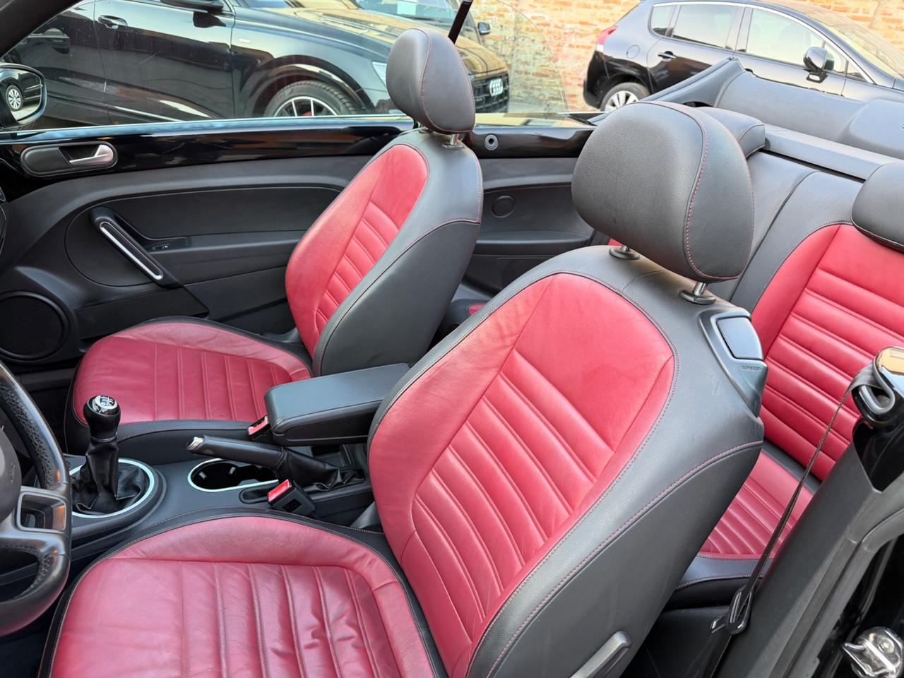 Volkswagen Maggiolino Cabrio 1.6 TDI Design