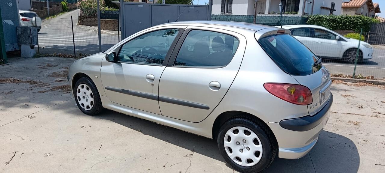 Peugeot 206 1.1 5p. XT