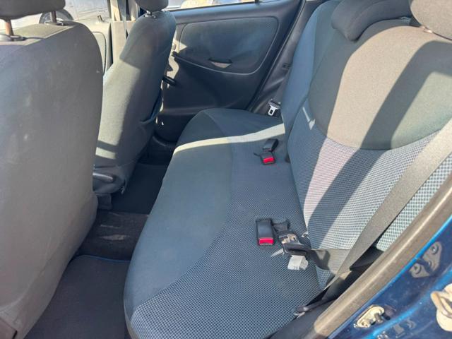 TOYOTA Yaris 1.0i 16V cat 5 porte Sol