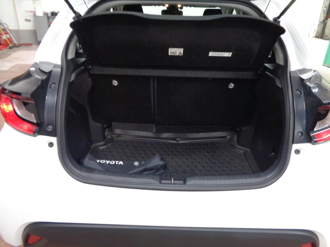 Toyota Yaris 1.5 Hybrid 5 porte Business NEO PATENTATI