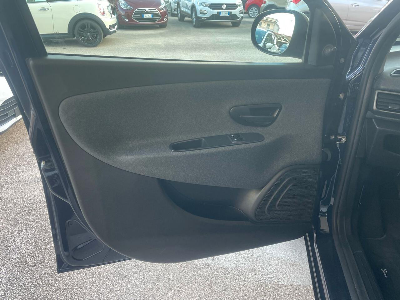 Lancia Ypsilon 1.2 69 CV 5 porte S&S Elefantino Blu