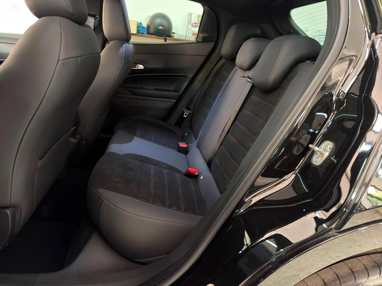 Alfa Romeo Junior 1.2 145 CV Hybrid eDCT6 Q4 Intensa Km0