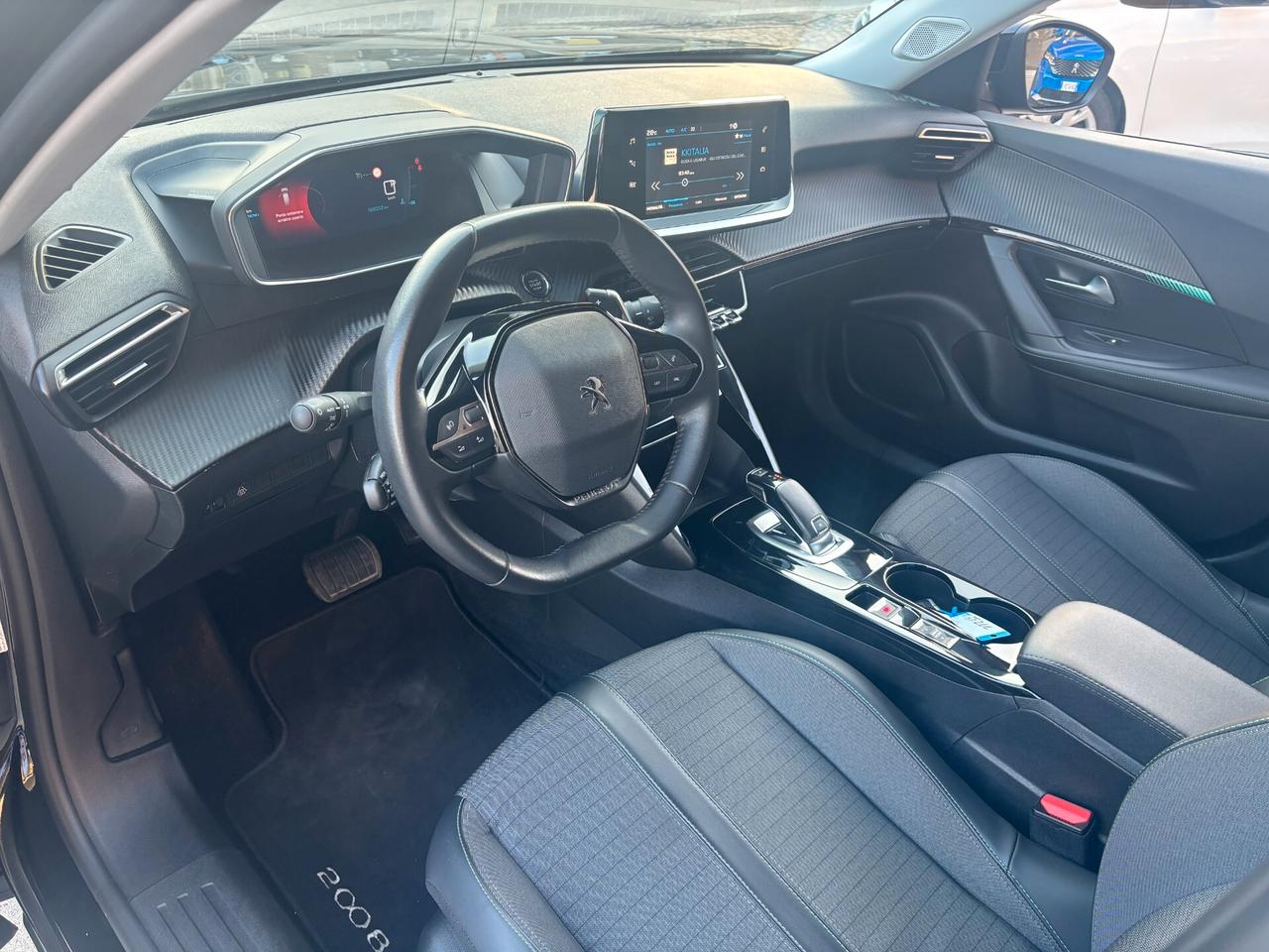 Peugeot 2008 BlueHDi 130 EAT8 Allure-2021