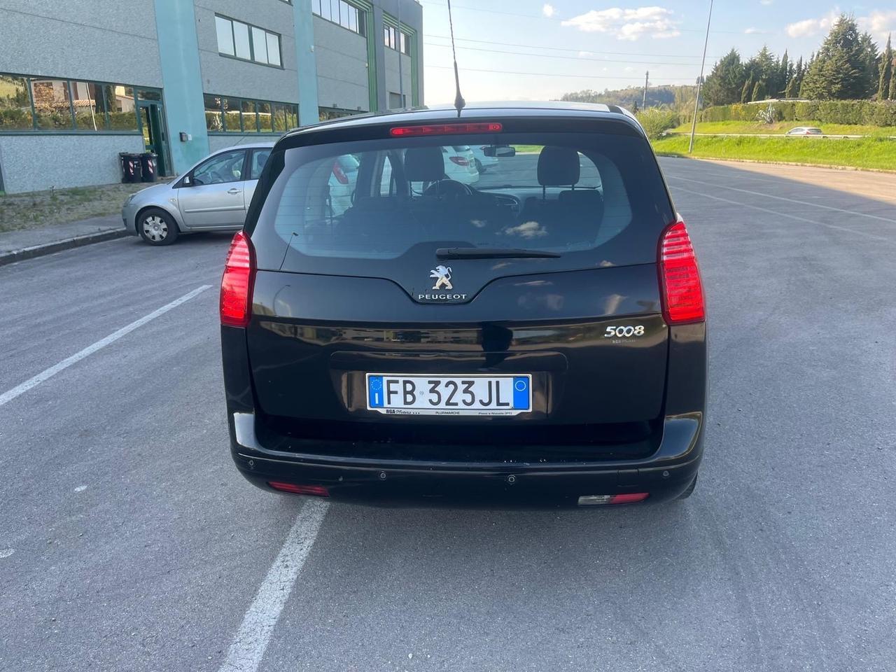 Peugeot 5008 1.6 HDi 115CV Business 7 POSTI