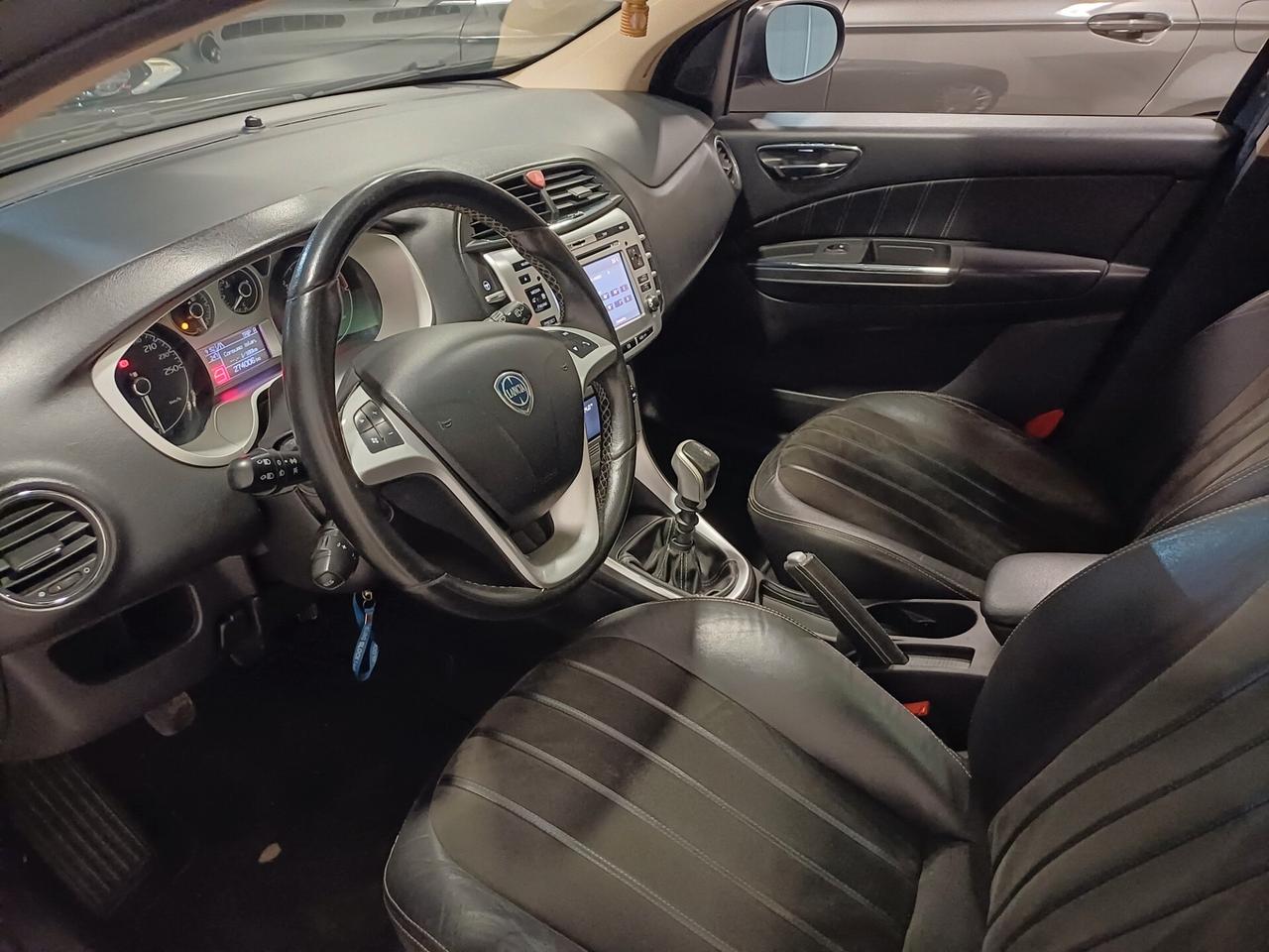 Lancia Delta 1.6 MJT DPF Platino TETTO
