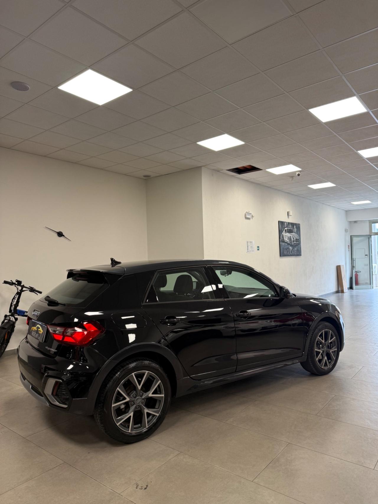 Audi A1 citycarver 30 TFSI S tronic Admired