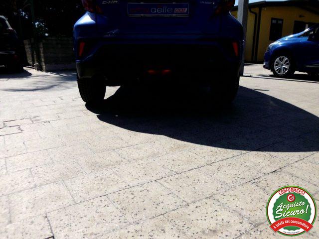 TOYOTA C-HR 1.8 Hybrid E-CVT Business