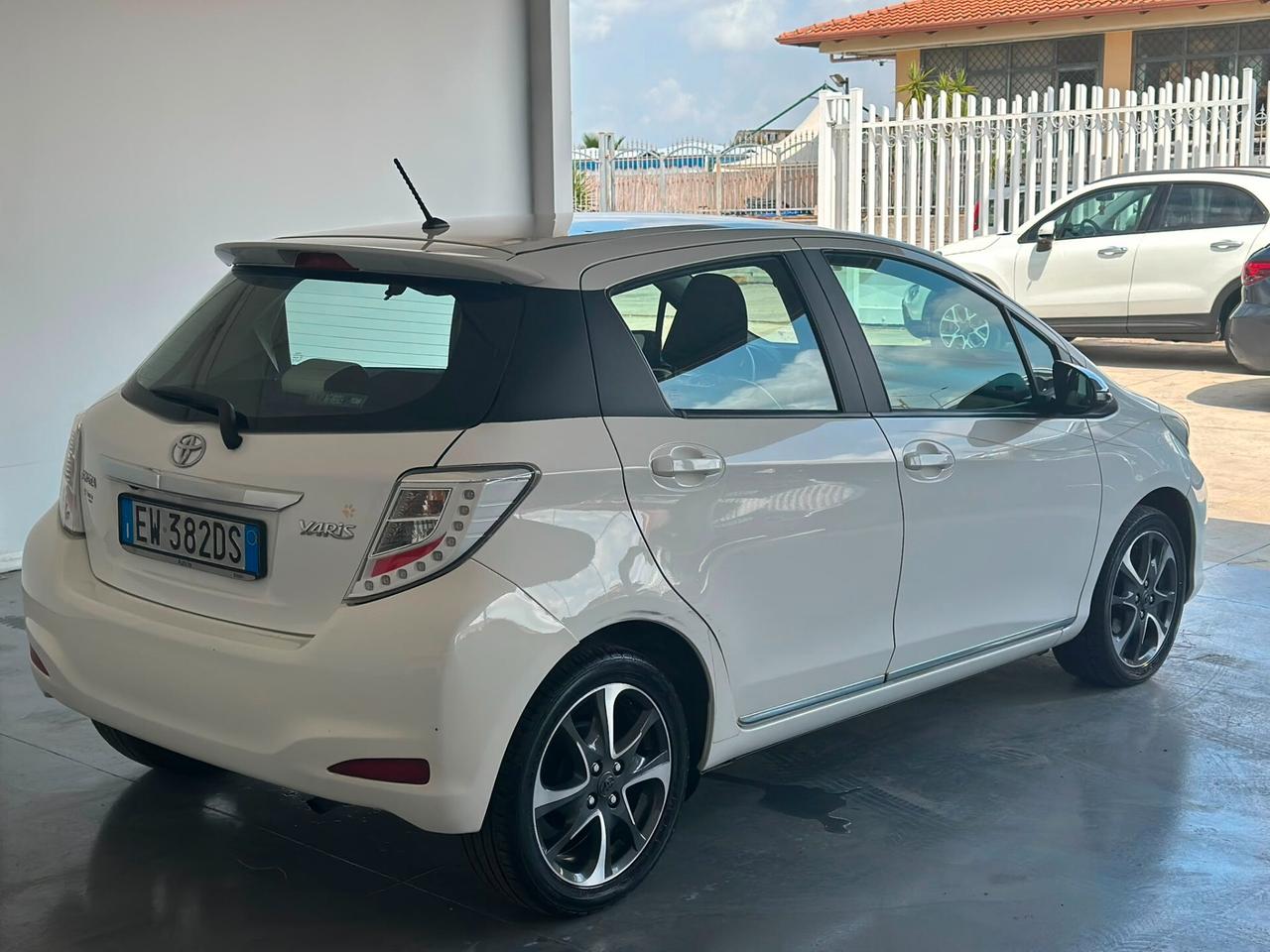 Toyota Yaris 1.0 5 porte Lounge 2014