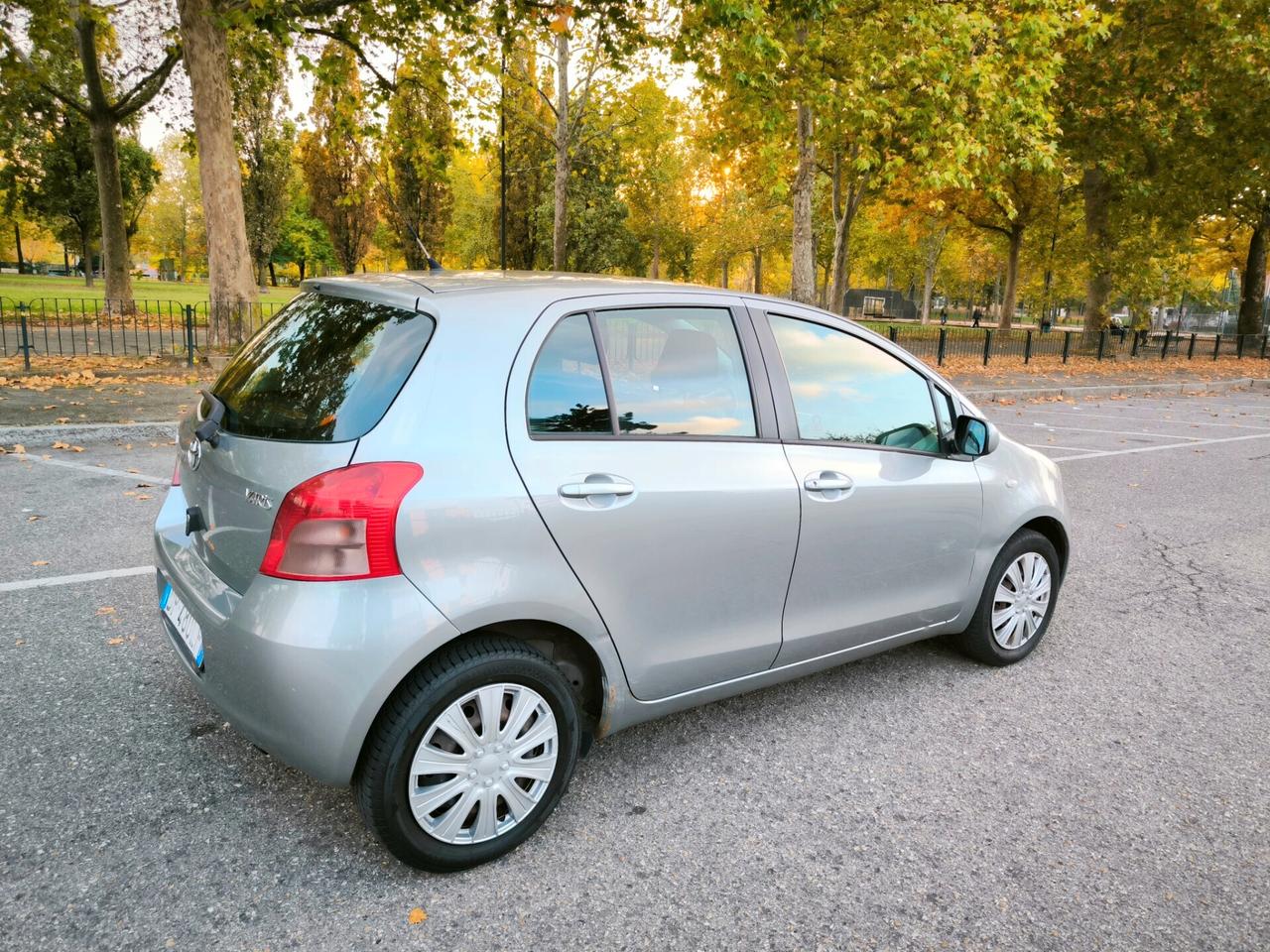 Toyota Yaris 1.0 5 porte Sol NEOPATENTATI