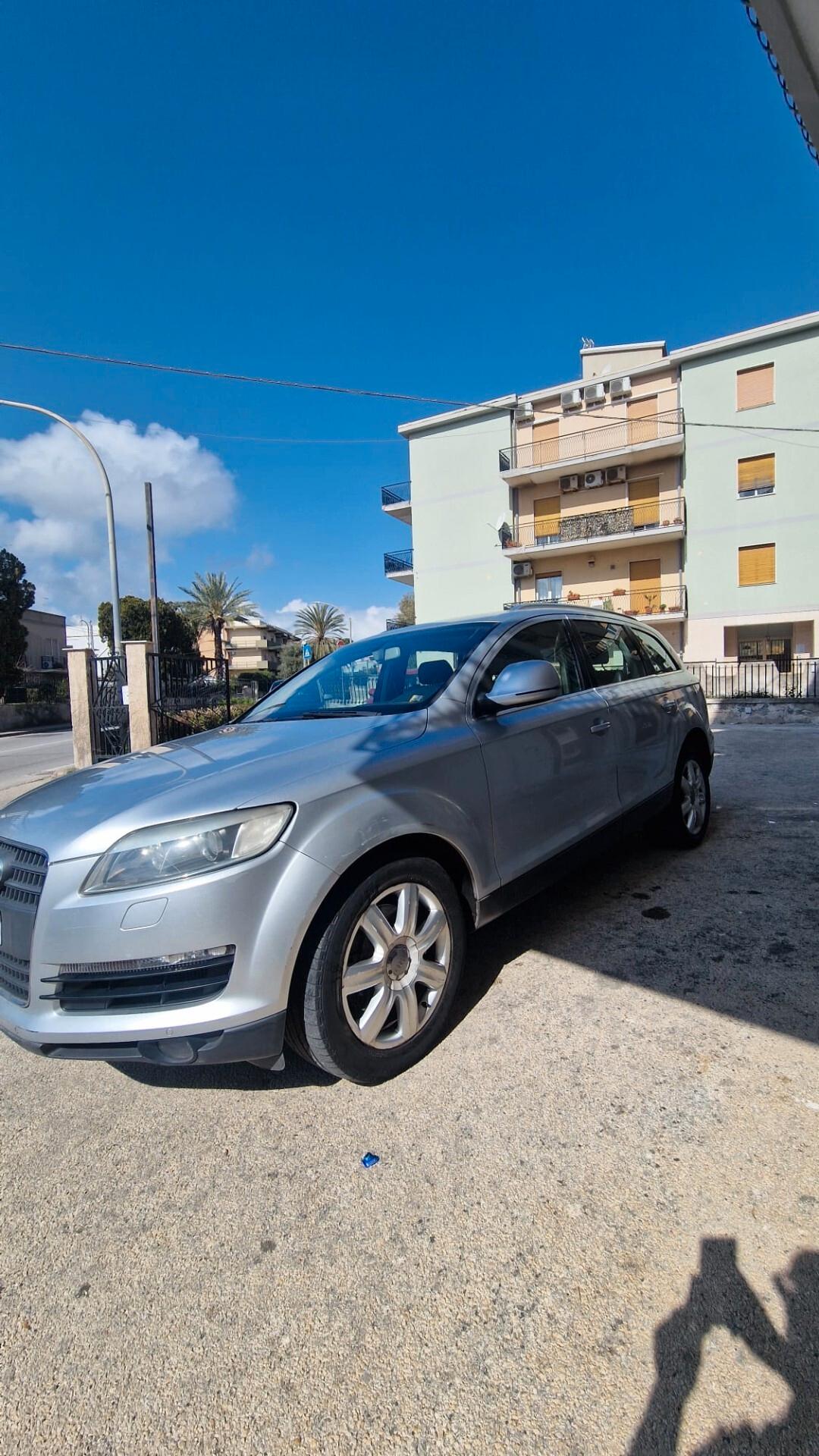 Audi Q7 3.0 V6 TDI 233CV quattro tiptronic
