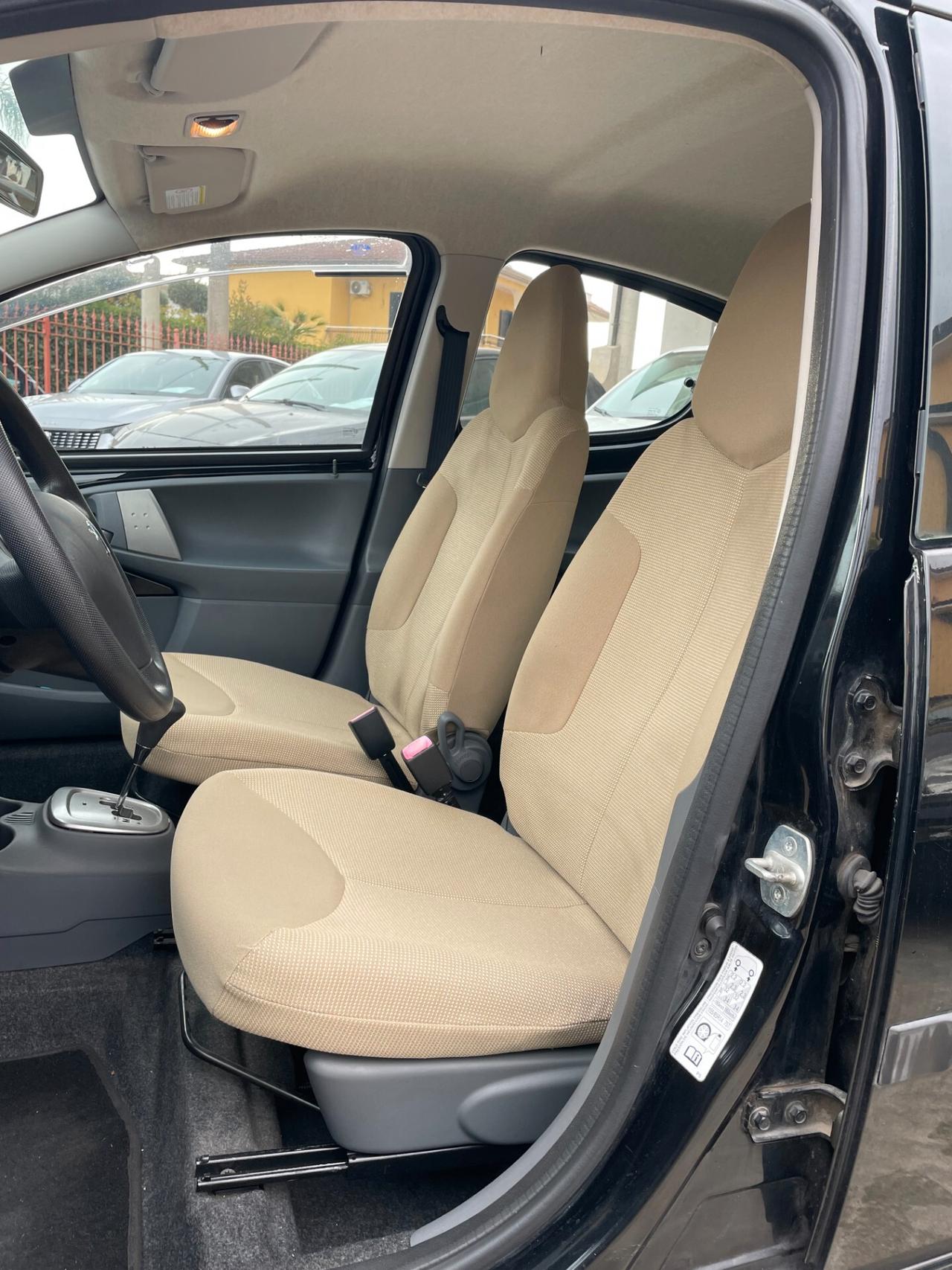 PEUGEOT 107 1.0 68CV 2Tronic SWEET YEARS 5p