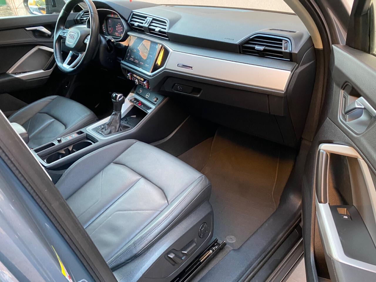 Audi Q3 Sport back 2.0 Diesel