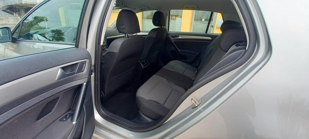 Volkswagen Golf 7 Blue Motion Tech cc. 1.4 Benzina Manuale 6 Marce 5 Porte 5 Posti Navigatore UTILIZZABILE X I NEOPATENTATI 2025...!!!!