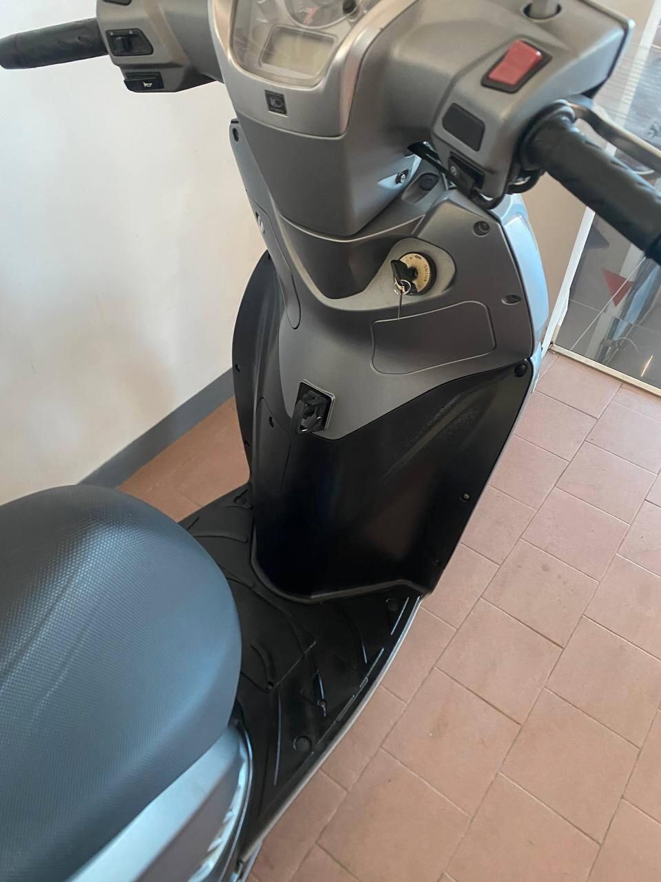 Kymco People GT300i gt