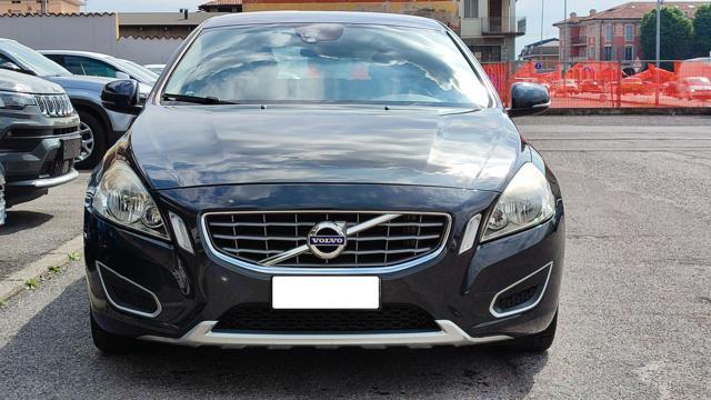 VOLVO V60 D2 1.6 Momentum