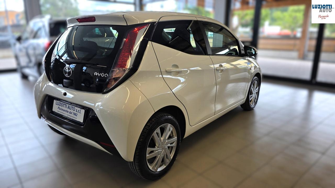 Toyota Aygo 1.0 VVT-i 69 CV 5 porte x-cool