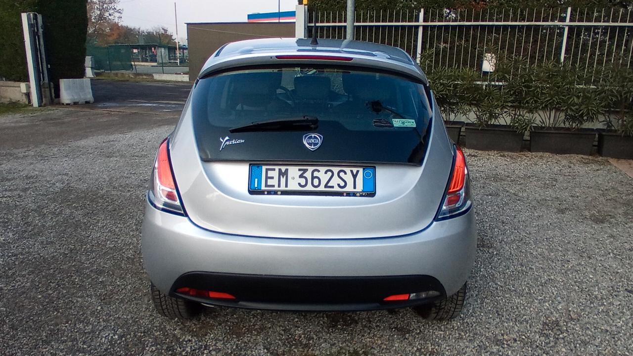 Lancia Ypsilon 1.2 69 CV 5 porte Silver Adatta a Neopatentati