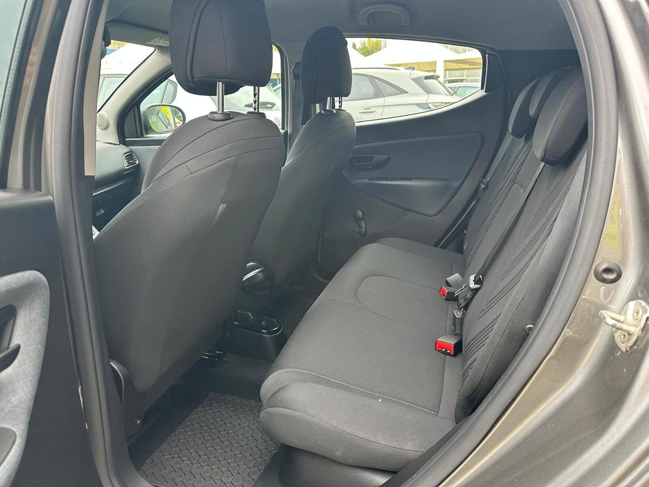 Lancia Ypsilon 1.0 FireFly 5 porte S&S Hybrid Ecochic Gold