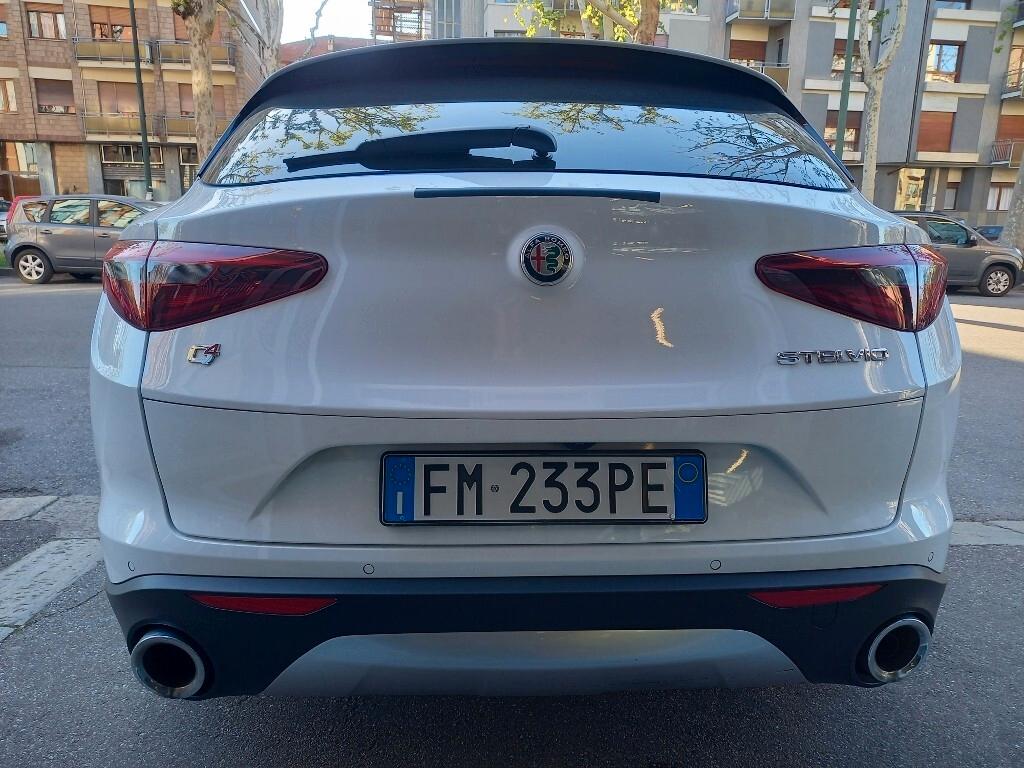 Alfa Romeo Stelvio 2.2 Turbodiesel 210 CV AT8 Q4 Executive