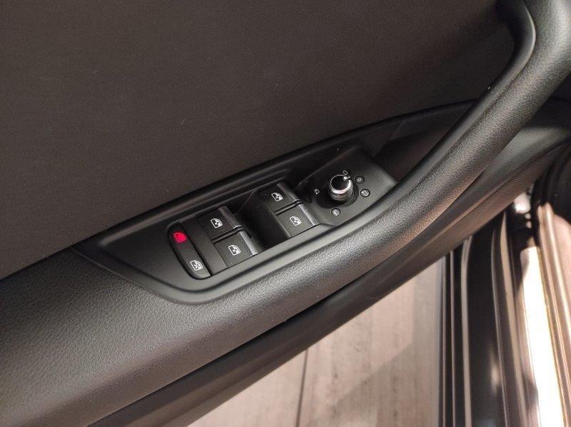 AUDI A4 5ª serie - A4 Avant 35 TFSI S tronic Business Advanced