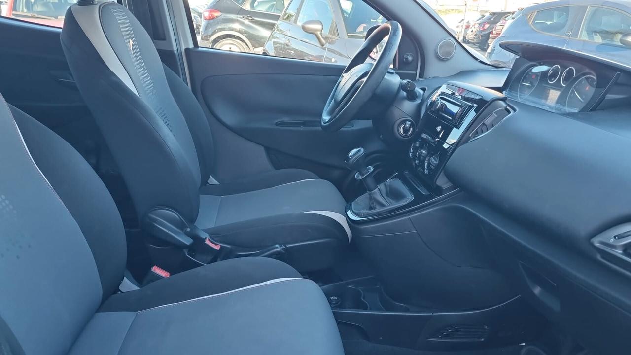 Lancia Ypsilon 1.2 69 CV 5 porte Gold