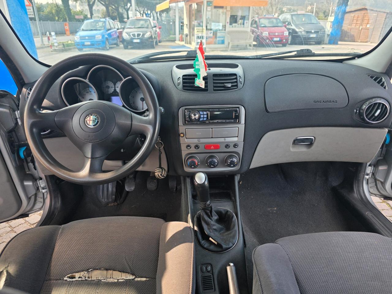 Alfa Romeo 147 1.6i 16V Twin Spark cat 3p. Con 251.000