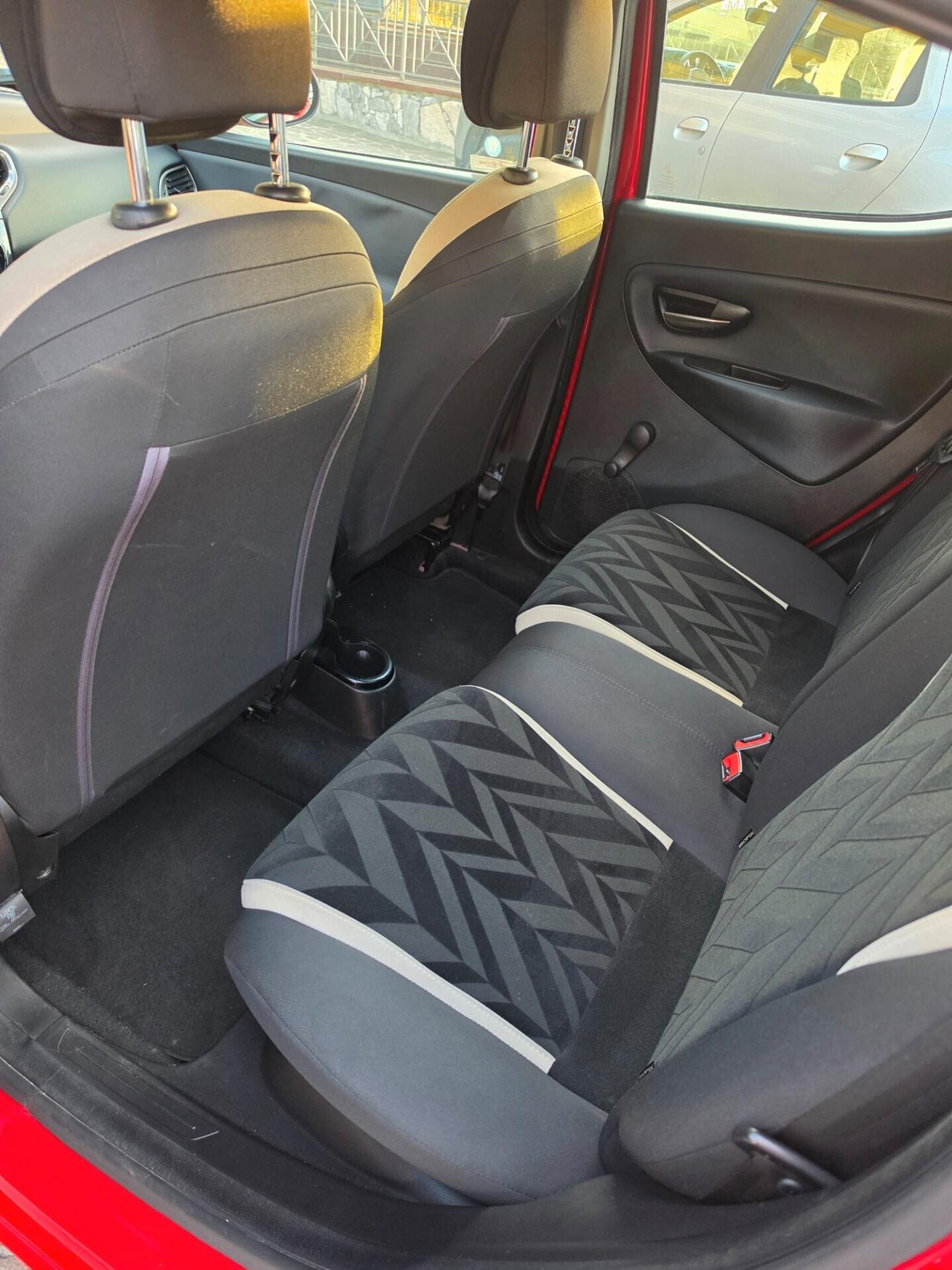 Lancia Ypsilon 1.2 69 CV 5 porte Silver