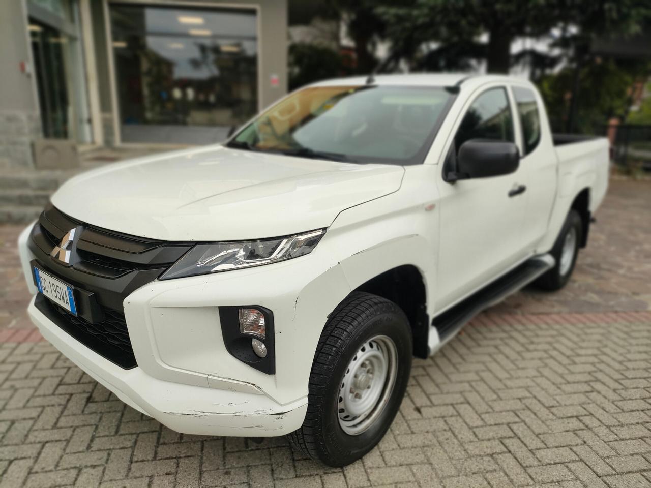 Mitsubishi L200 2.3 TD 4x4 Iva compresa