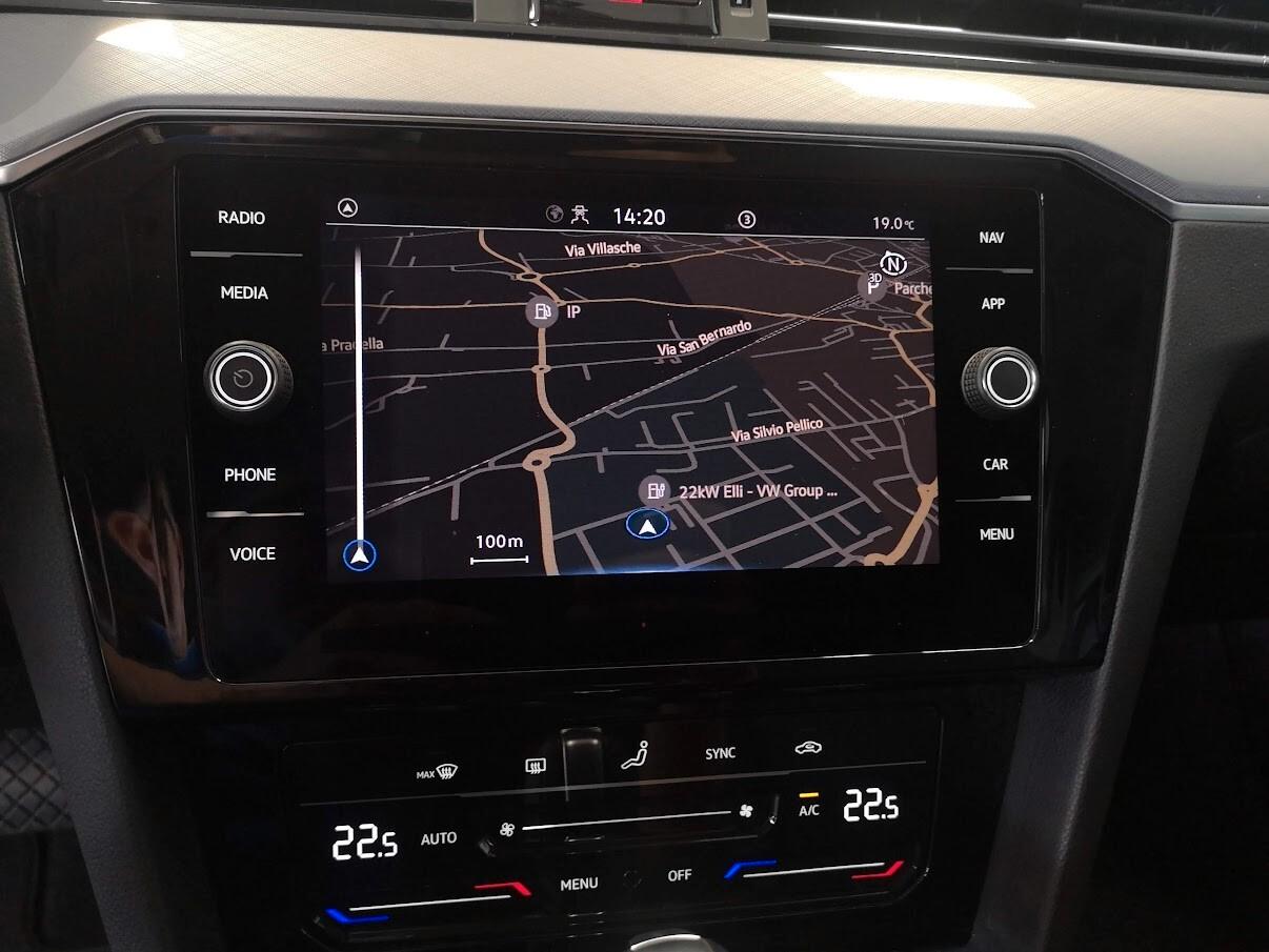 Volkswagen Passat Variant 2.0 TDI SCR EVO DSG Business NAVI - RETROCAMERA