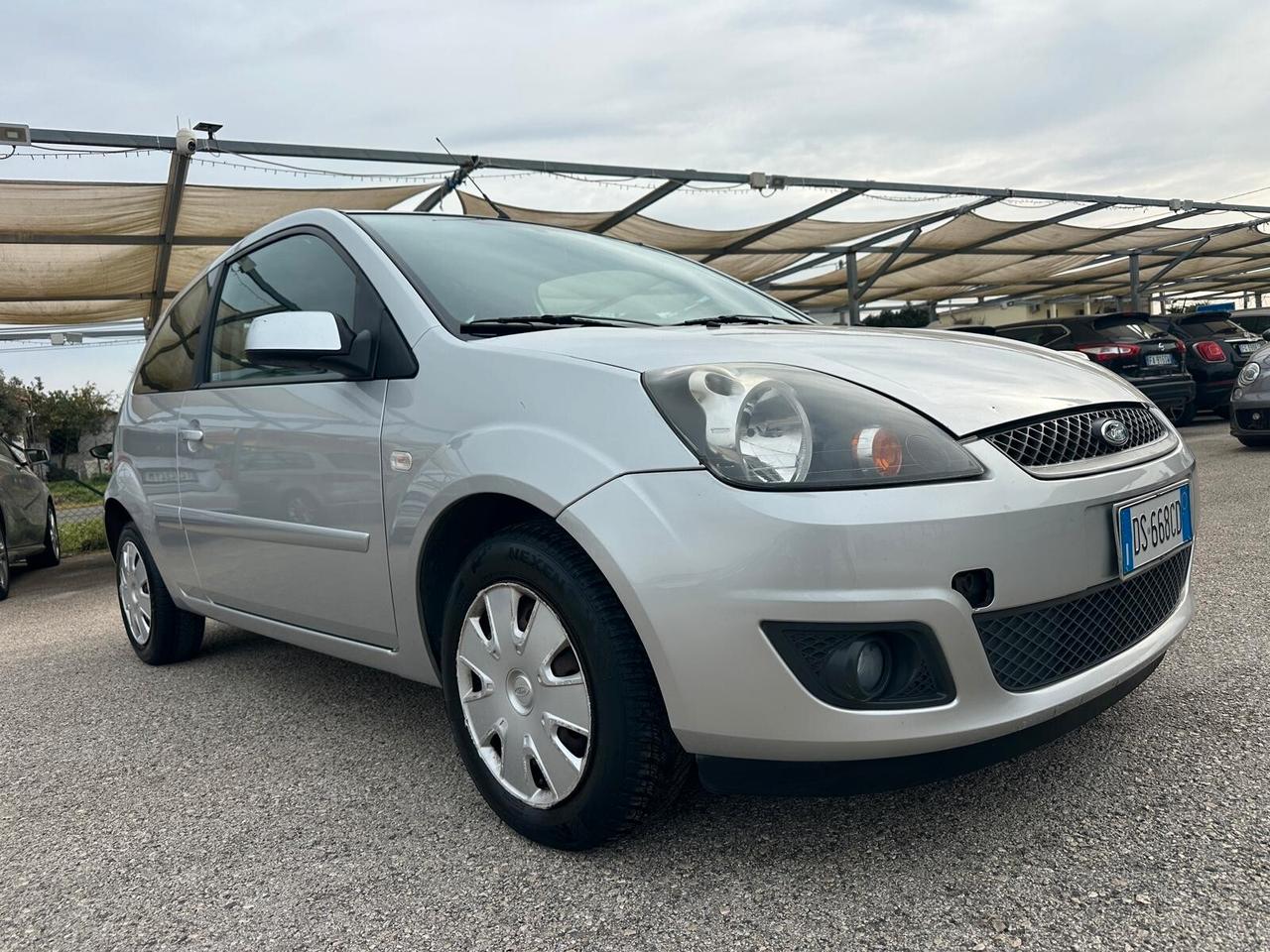 Ford Fiesta 1.2 Benzina