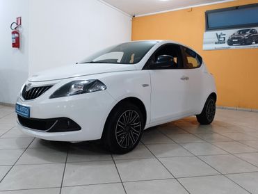 Lancia Ypsilon 1.0 FireFly 5 porte S&S Hybrid Ecochic Gold