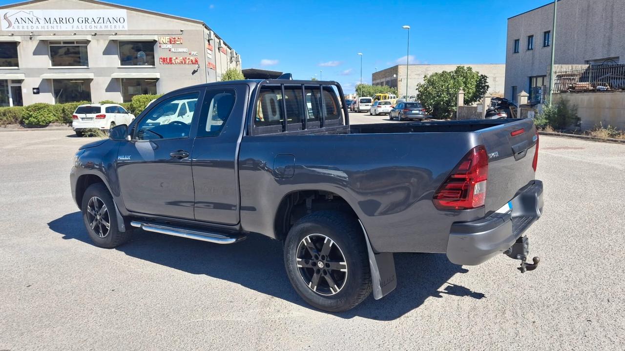Toyota Hilux 2.4 D-4D 4WD 2 porte Extra Cab Comfort