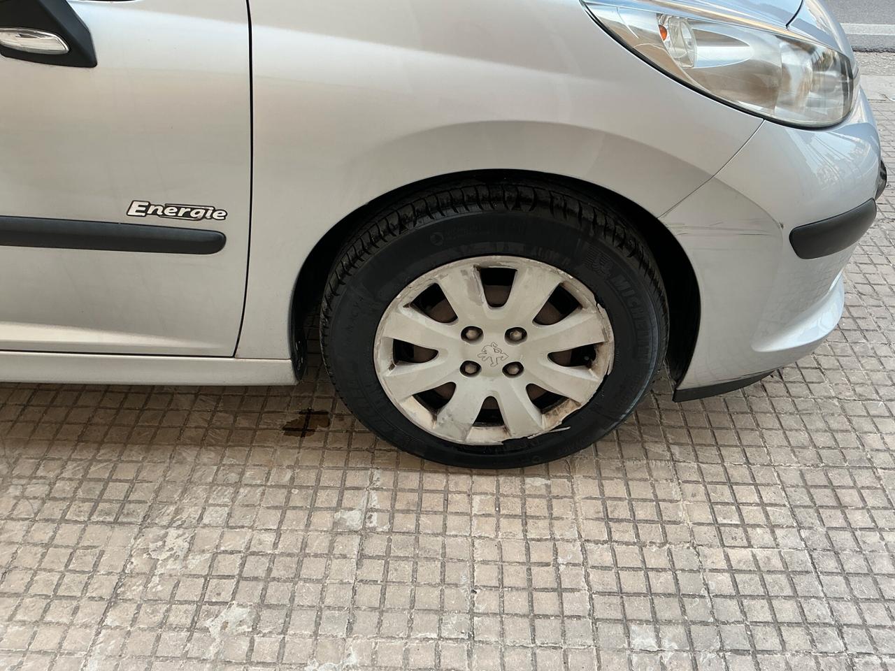 Peugeot 207 1.4 HDi 70CV 5p. ONE Line