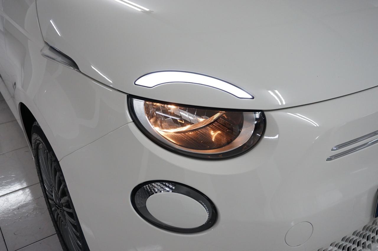 Fiat 500e Berlina 42 kWh La Prima