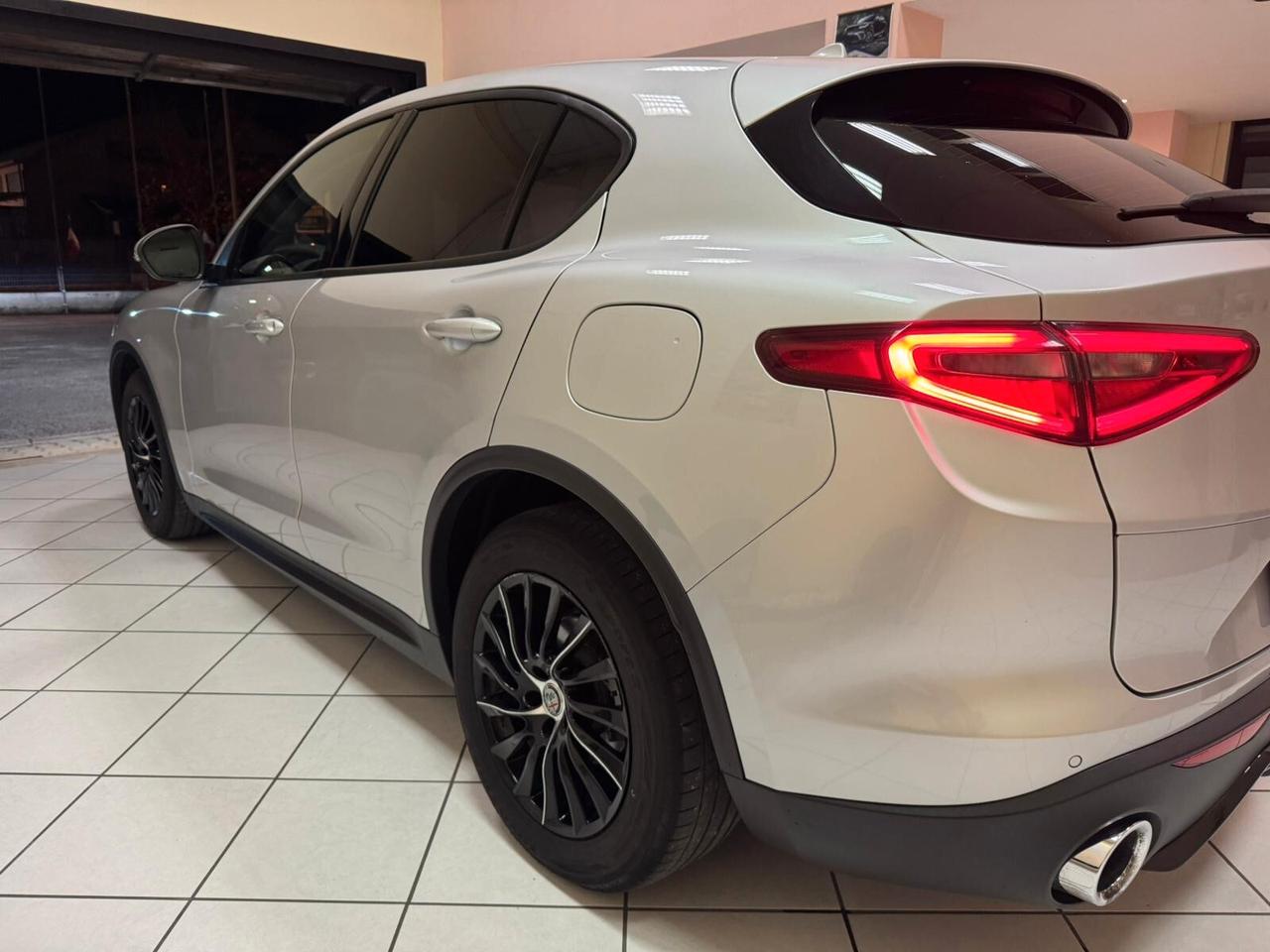 Alfa Romeo Stelvio 2.2 Turbodiesel 160 CV AT8 RWD Super
