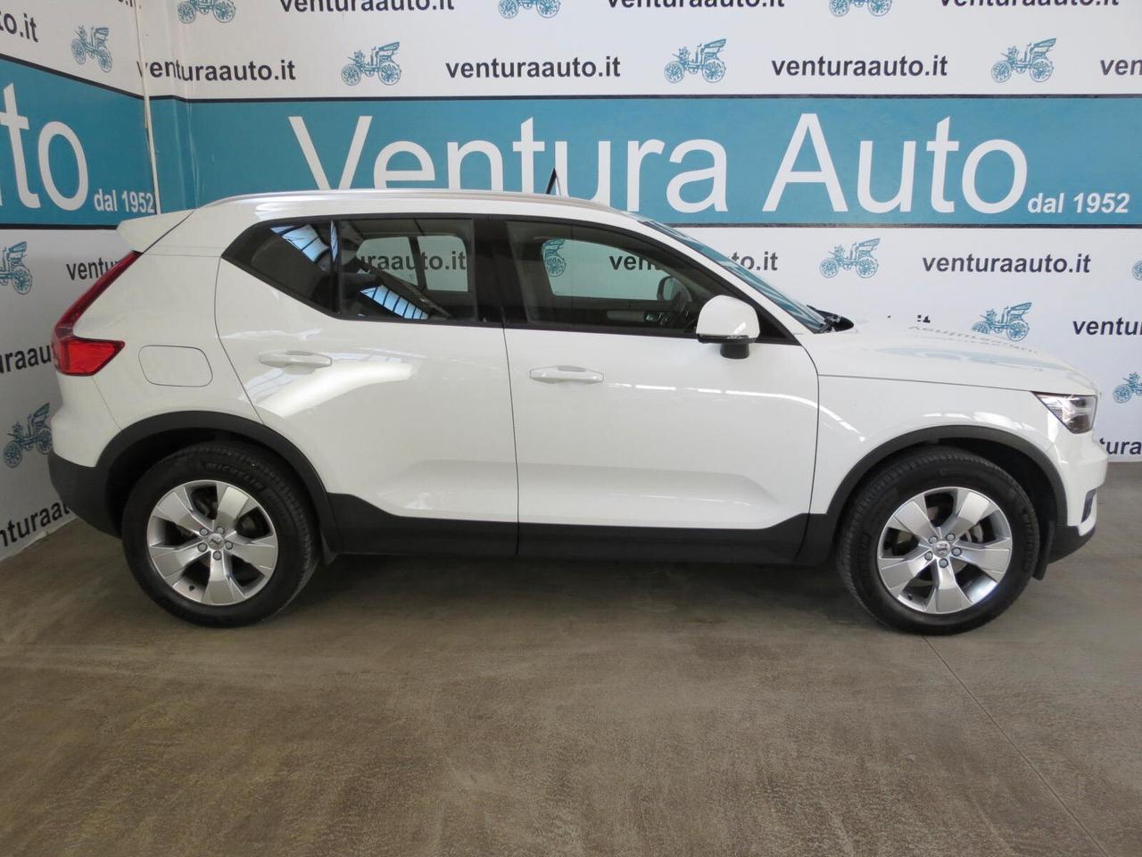 Volvo XC40 T3 163 cv Geartronic Momentum