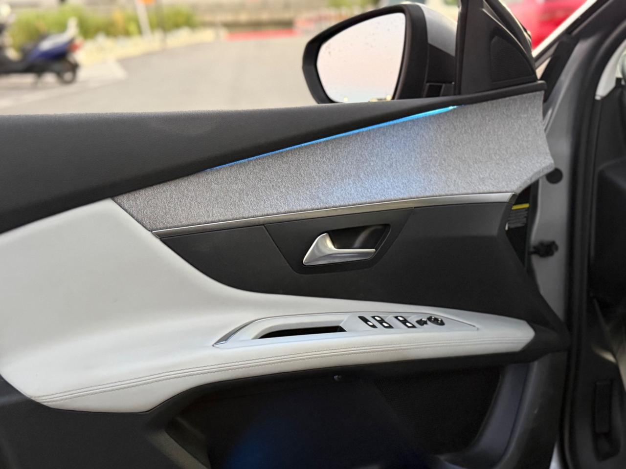 Peugeot 3008 BlueHDi 120cv - euro6 full extra