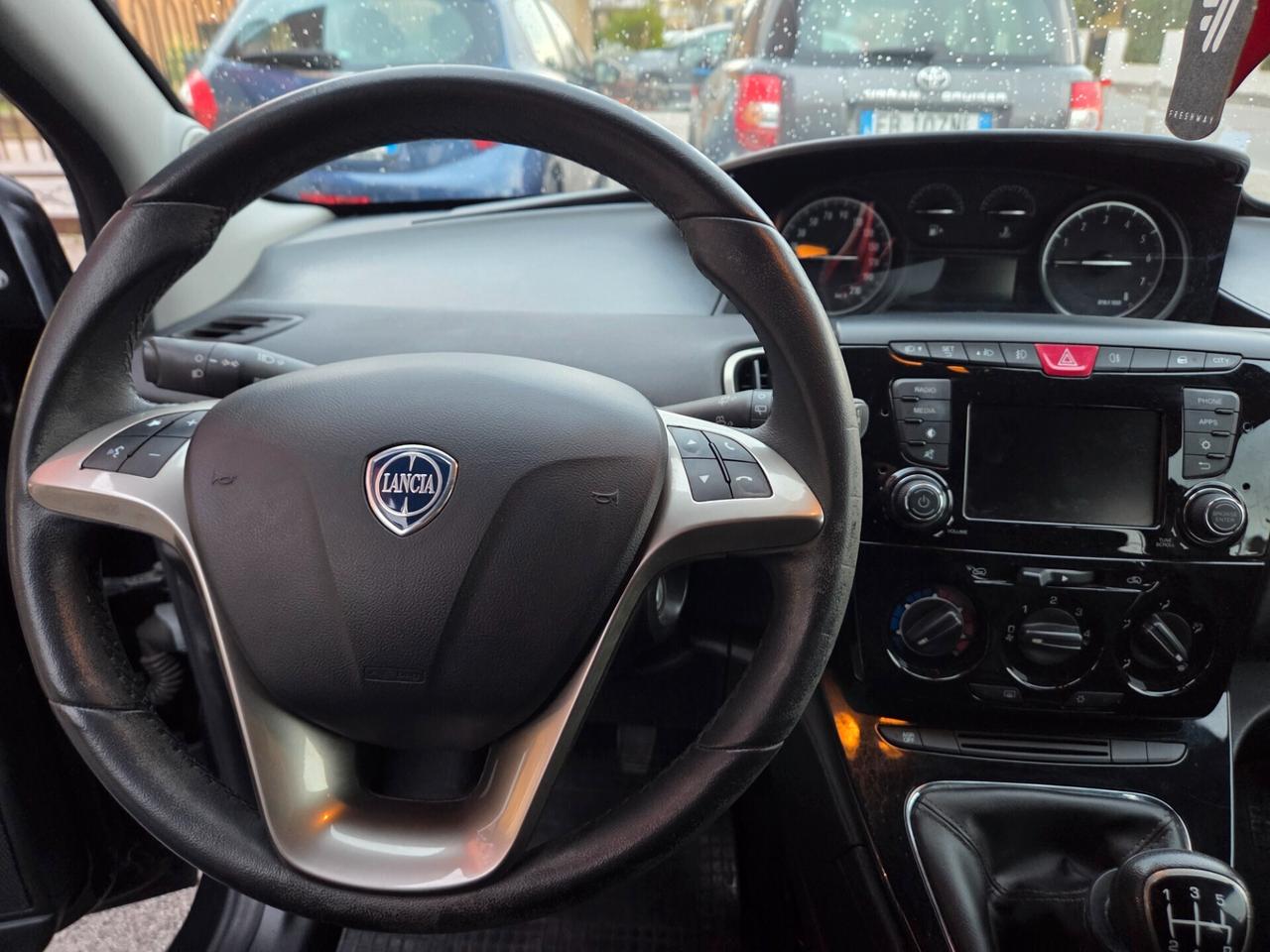 Lancia Ypsilon NEOPATENTATI - 2017