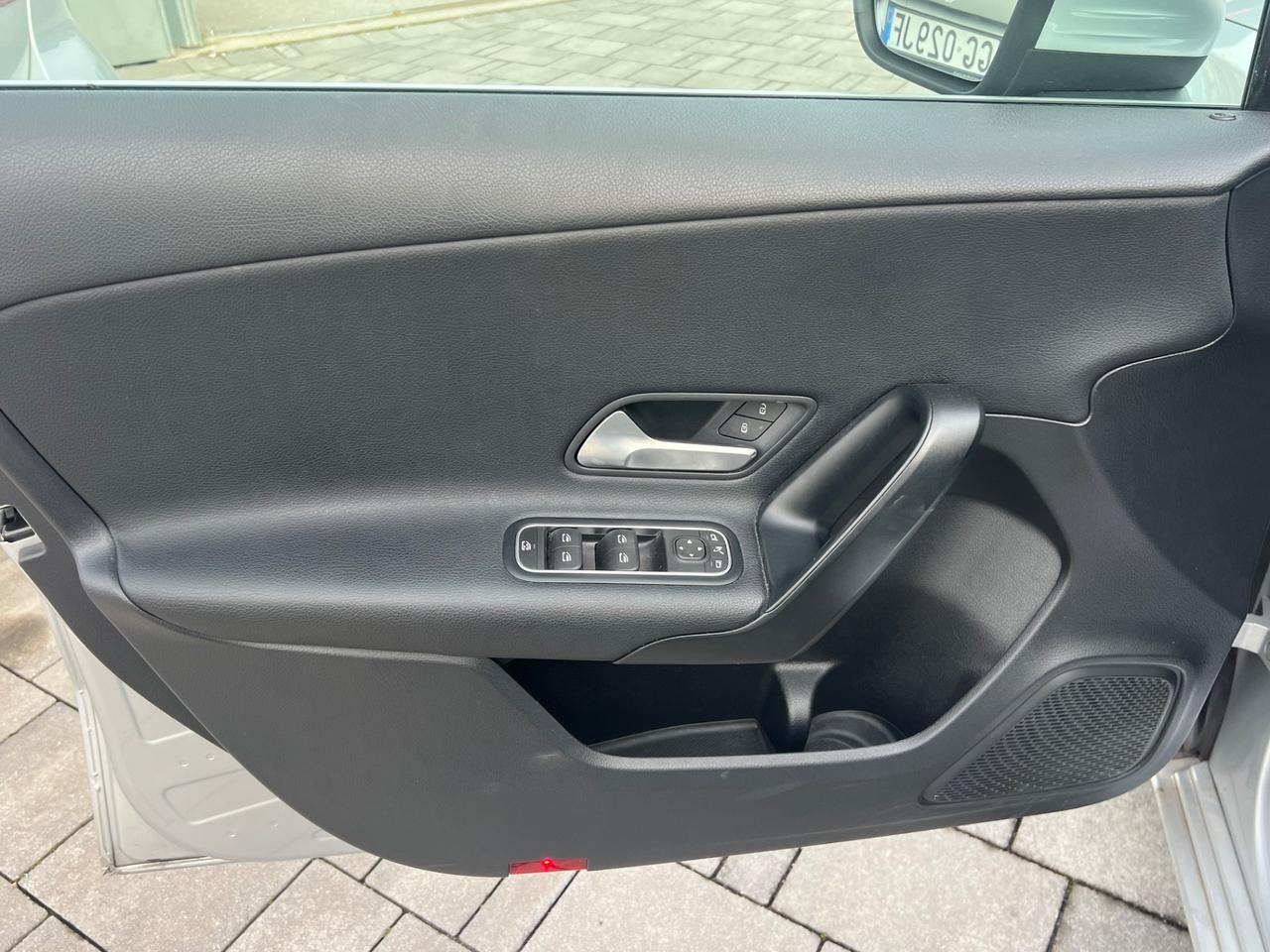 Mercedes-benz A 180 d Automatic Business FINANZIABILE